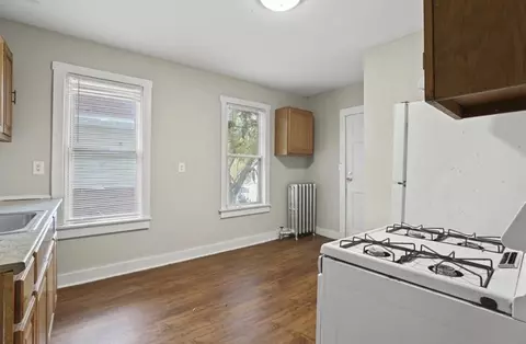 323 Bay St, Springfield, MA 01109 photo 9