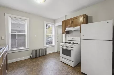 323 Bay St, Springfield, MA 01109 photo 3
