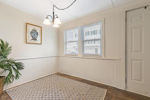 4 Douglas St, Worcester, MA 01603 photo 4