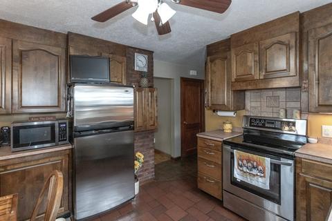 3 Anthony St, Springfield, MA 01104 photo 9