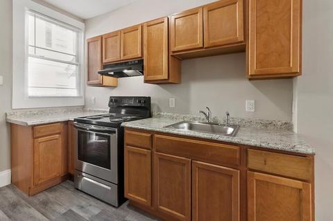 383 White St, Springfield, MA 01108 photo 17