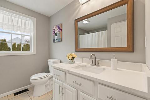 12 Adelaide Cir, Worcester, MA 01606 photo 25