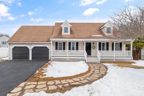 12 Adelaide Cir, Worcester, MA 01606 photo 2