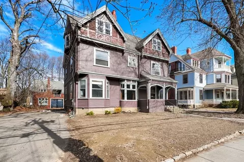 212 Aspinwall Ave, Brookline, MA 02446