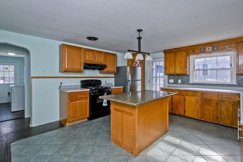 57 Merwin St, Springfield, MA 01107 photo 10