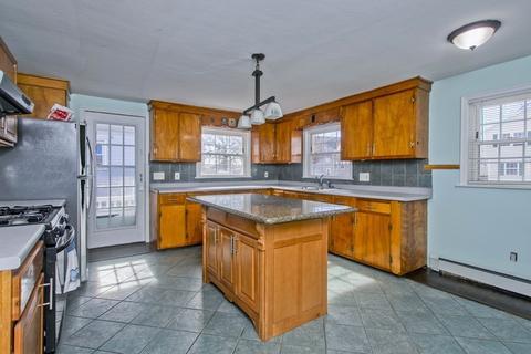 57 Merwin St, Springfield, MA 01107 photo 9