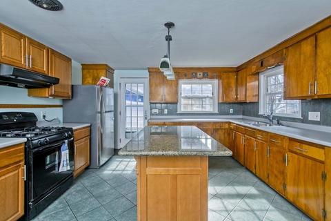 57 Merwin St, Springfield, MA 01107 photo 11