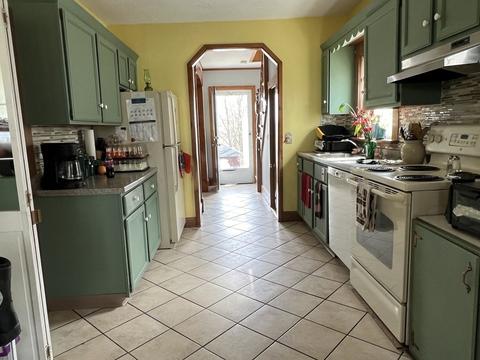 14 Jay St, Gardner, MA 01440 photo 3