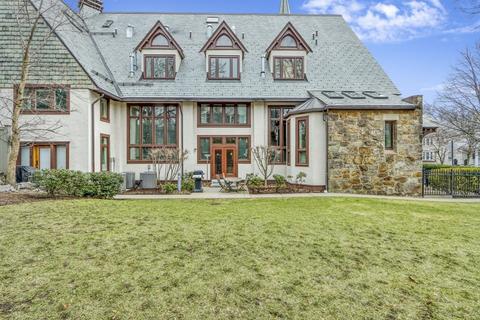 201 Freeman St #A2, Brookline, MA 02446 photo 31