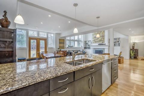 201 Freeman St #A2, Brookline, MA 02446 photo 12