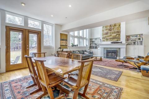 201 Freeman St #A2, Brookline, MA 02446 photo 9