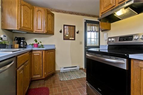 22 Keyes Dr, Chicopee, MA 01020 photo 4