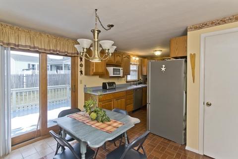 22 Keyes Dr, Chicopee, MA 01020 photo 8