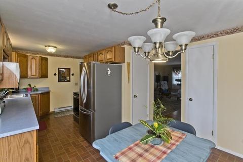 22 Keyes Dr, Chicopee, MA 01020 photo 5