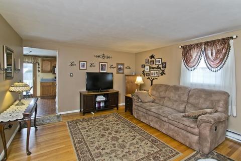 22 Keyes Dr, Chicopee, MA 01020 photo 9