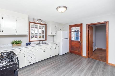 41 Hardy St, Springfield, MA 01129 photo 7