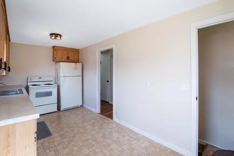 94 Aldrew Ter, Springfield, MA 01119 photo 10