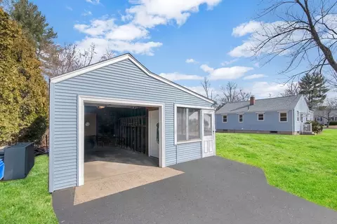 94 Aldrew Ter, Springfield, MA 01119 photo 37