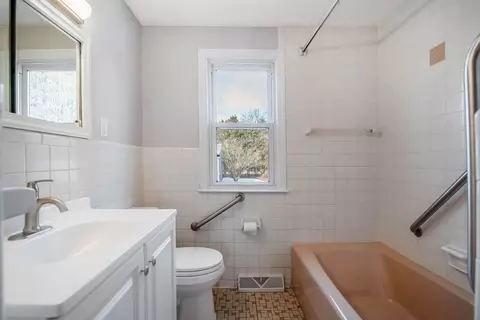 94 Aldrew Ter, Springfield, MA 01119 photo 21