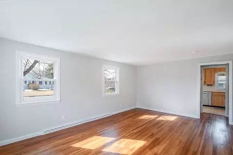94 Aldrew Ter, Springfield, MA 01119 photo 17