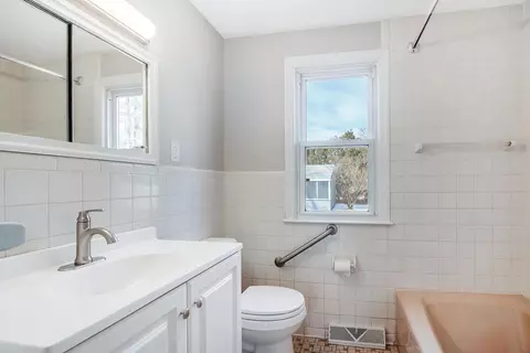 94 Aldrew Ter, Springfield, MA 01119 photo 22