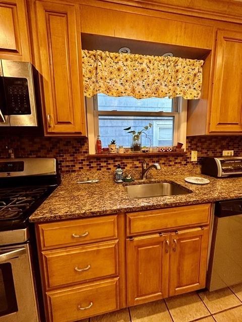 4 Glendale Pl, Everett, MA 02149 photo 5