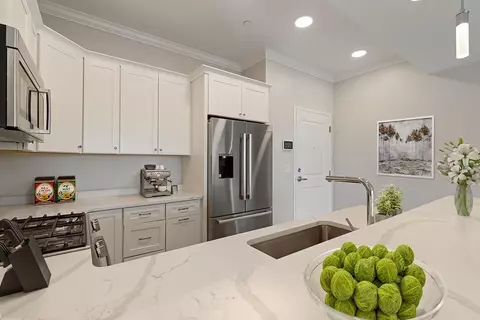 131 Eliot St #403, Milton, MA 02186