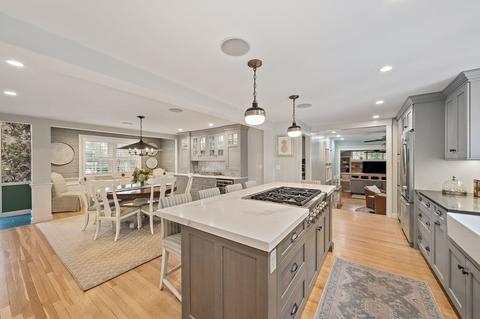10 Kings Rd, Canton, MA 02021 photo 1
