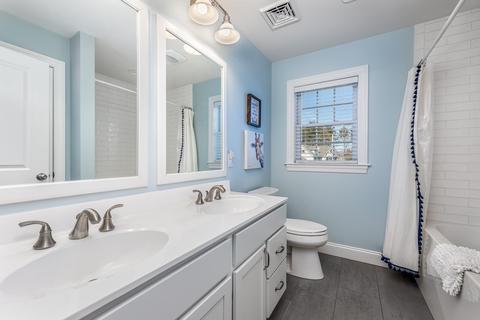14 Forest St, Manchester, MA 01944 photo 29