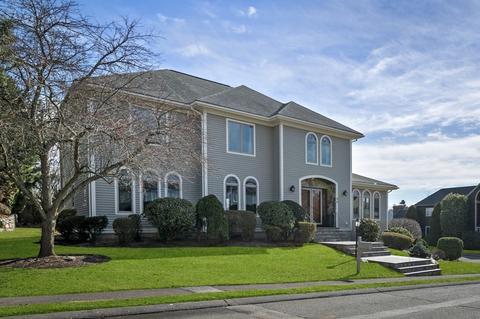 49 Gerald Rd, Marblehead, MA 01945 photo 2