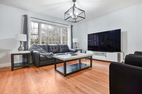 405 Blossom Hill Dr, Fall River, MA 02722 photo 8