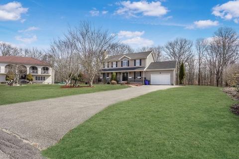 405 Blossom Hill Dr, Fall River, MA 02722 photo 2