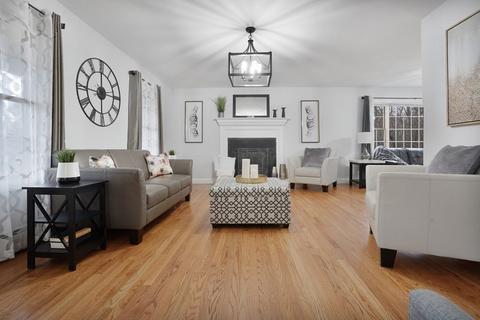 405 Blossom Hill Dr, Fall River, MA 02722 photo 3