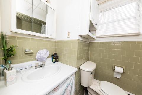 189 Hamlet St, Fall River, MA 02724 photo 16