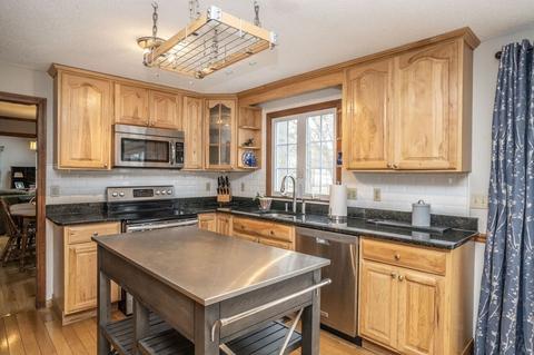 3 Powers Ln, Attleboro, MA 02703 photo 8