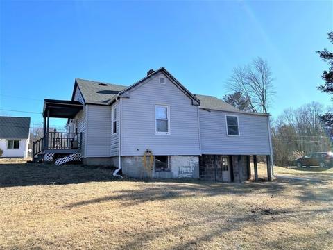 9 Richfield Ave, Ware, MA 01082 photo 2