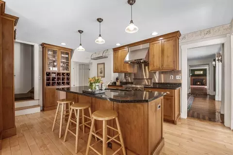 2 S Hampton Rd, Amesbury, MA 01913 photo 3
