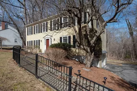 104 Brook Rd, Sharon, MA 02067 photo 2