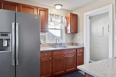 83 Pennsylvania Ave, Springfield, MA 01118 photo 9