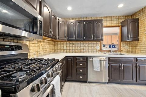41 Main St, Saugus, MA 01906 photo 6