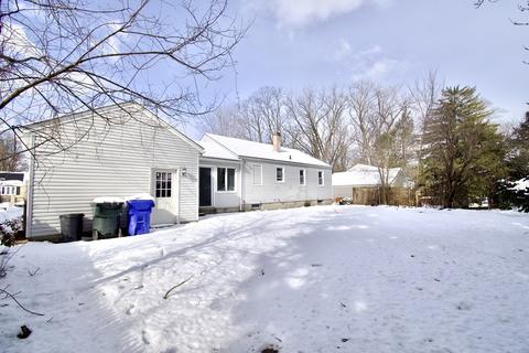 61 Suzanne St, Springfield, MA 01104 photo 28