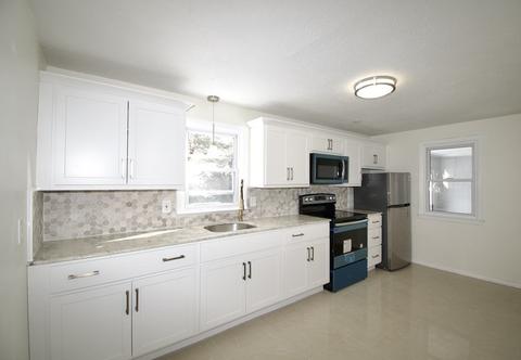 61 Suzanne St, Springfield, MA 01104 photo 11