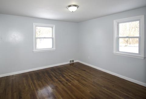 61 Suzanne St, Springfield, MA 01104 photo 16