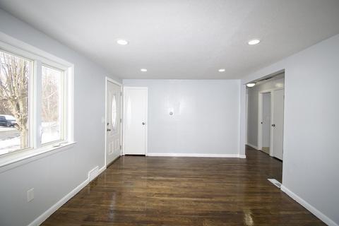 61 Suzanne St, Springfield, MA 01104 photo 15