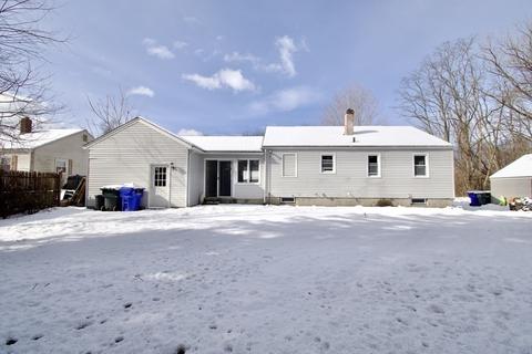 61 Suzanne St, Springfield, MA 01104 photo 22