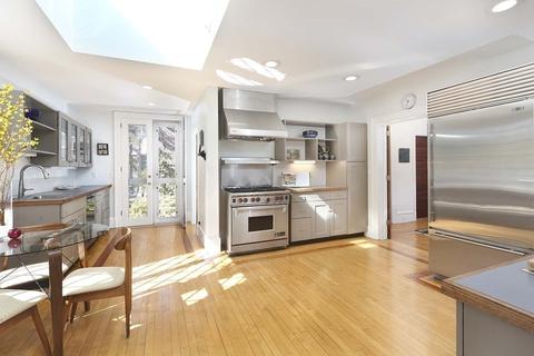 240 Clinton Rd, Brookline, MA 02445 photo 9