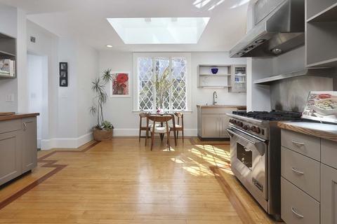 240 Clinton Rd, Brookline, MA 02445 photo 10