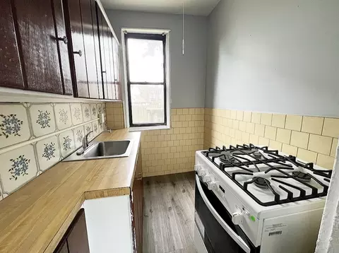 557 Walnut St, Fall River, MA 02720 photo 7