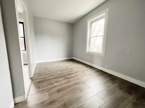 557 Walnut St, Fall River, MA 02720 photo 4