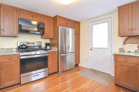 109 Pine St, Mansfield, MA 02048 photo 8